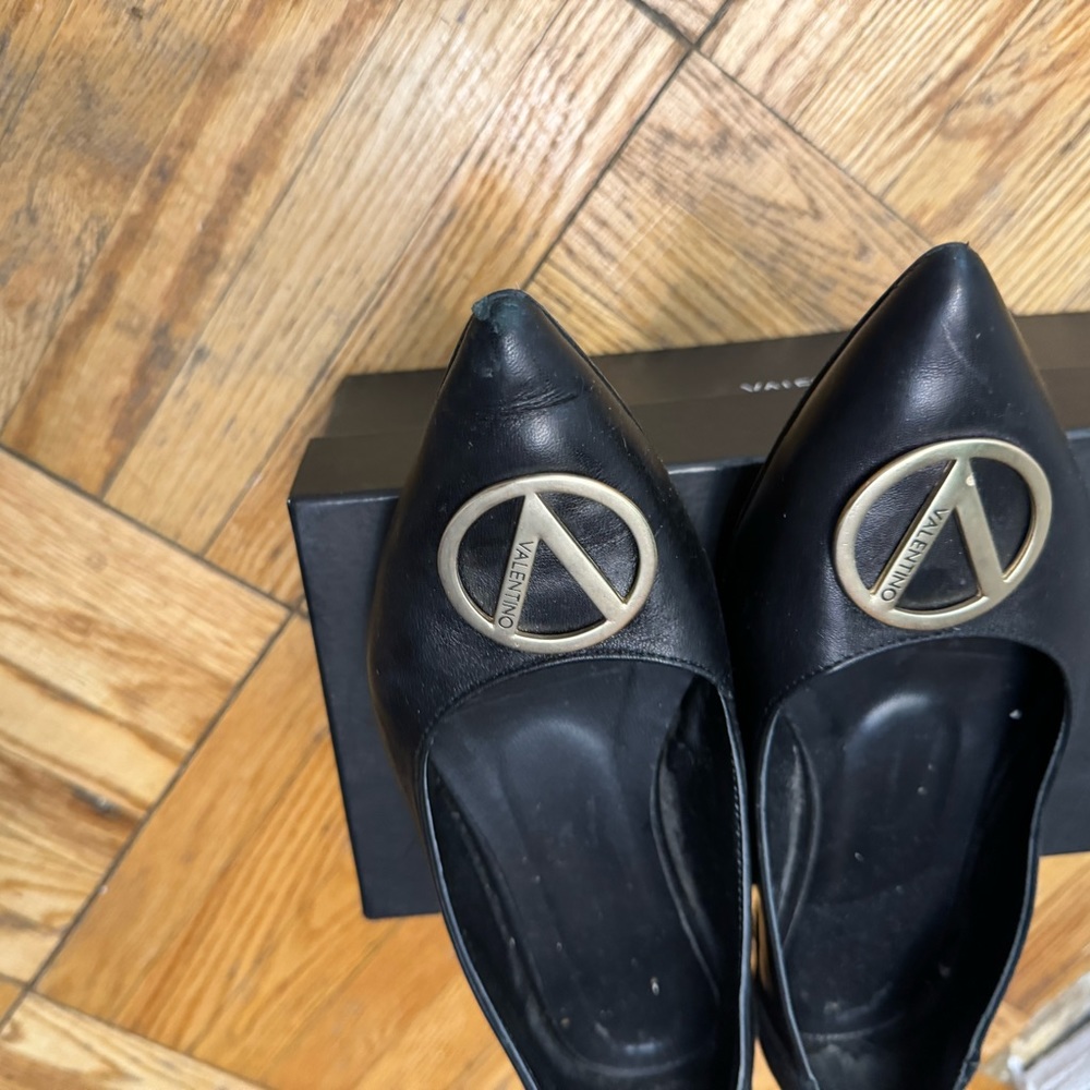 Valentino Made in Italy. Used gentle . Size 7